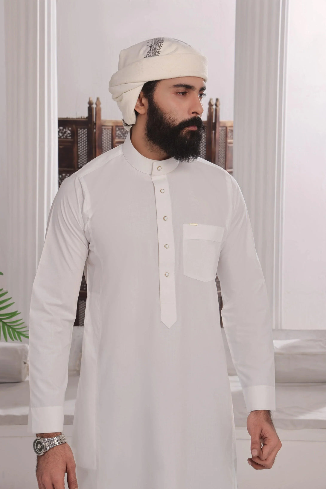 Saudi Collar Thobe - Round Collar with hems - Ainsunnah