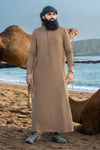 ثوب سعودي بياقة قميص - لون القهوة - أناقة